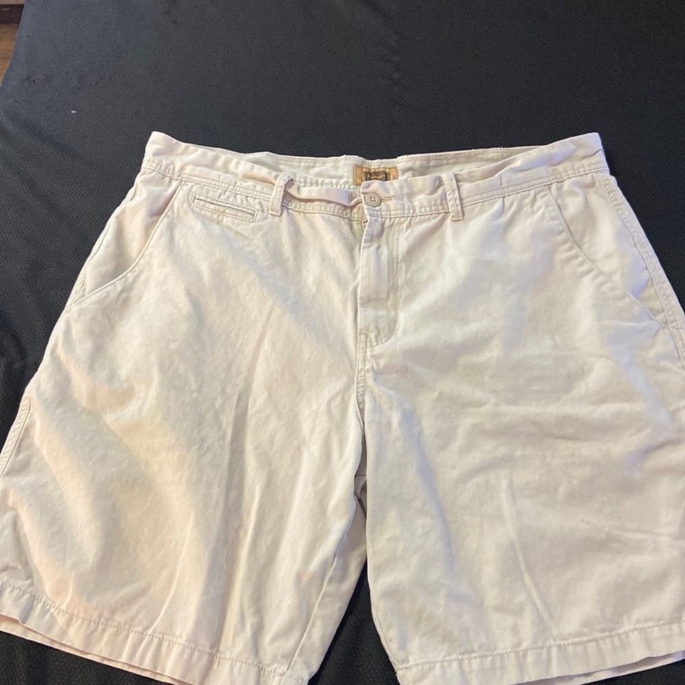 Men’s Cargo Short Size 44. Preowned.